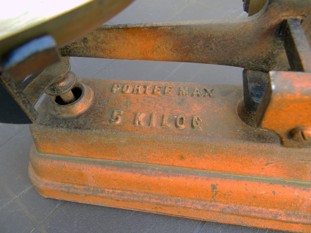 Petite balance de m&eacute;nage type Roberval Décoration