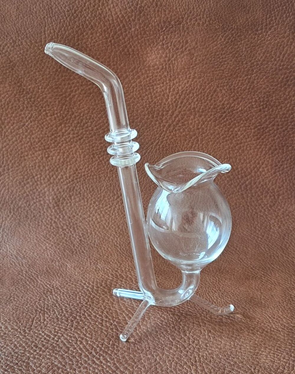 pipe &agrave; cognac alcool en verre souffl&eacute; transparent 
Cuisine