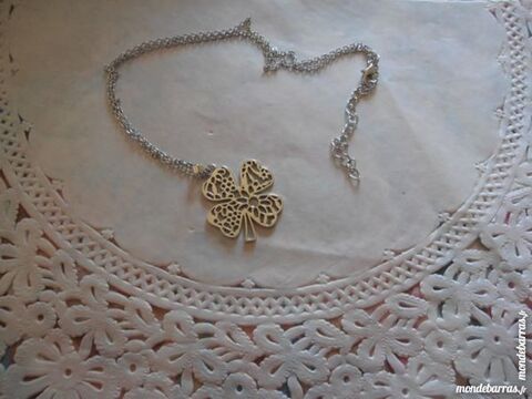 Chaine + pendentif trèfle (28b) 5 Tours (37)