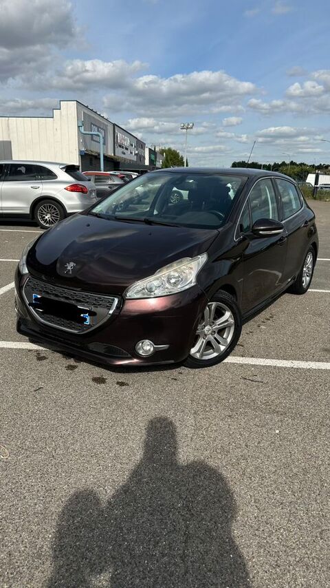 Peugeot 208 1.6 e-HDi 115ch FAP BVM6 Allure