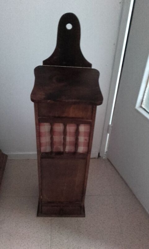 Huche  pain en bois avec tiroir 5 tampes (91)