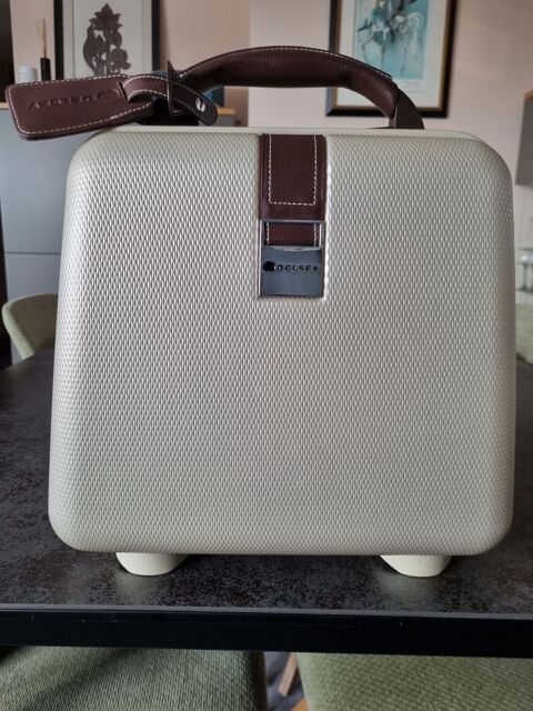 Beauty Case Delsey Carisma Hard 100 Saint-Ouen-l'Aumne (95)