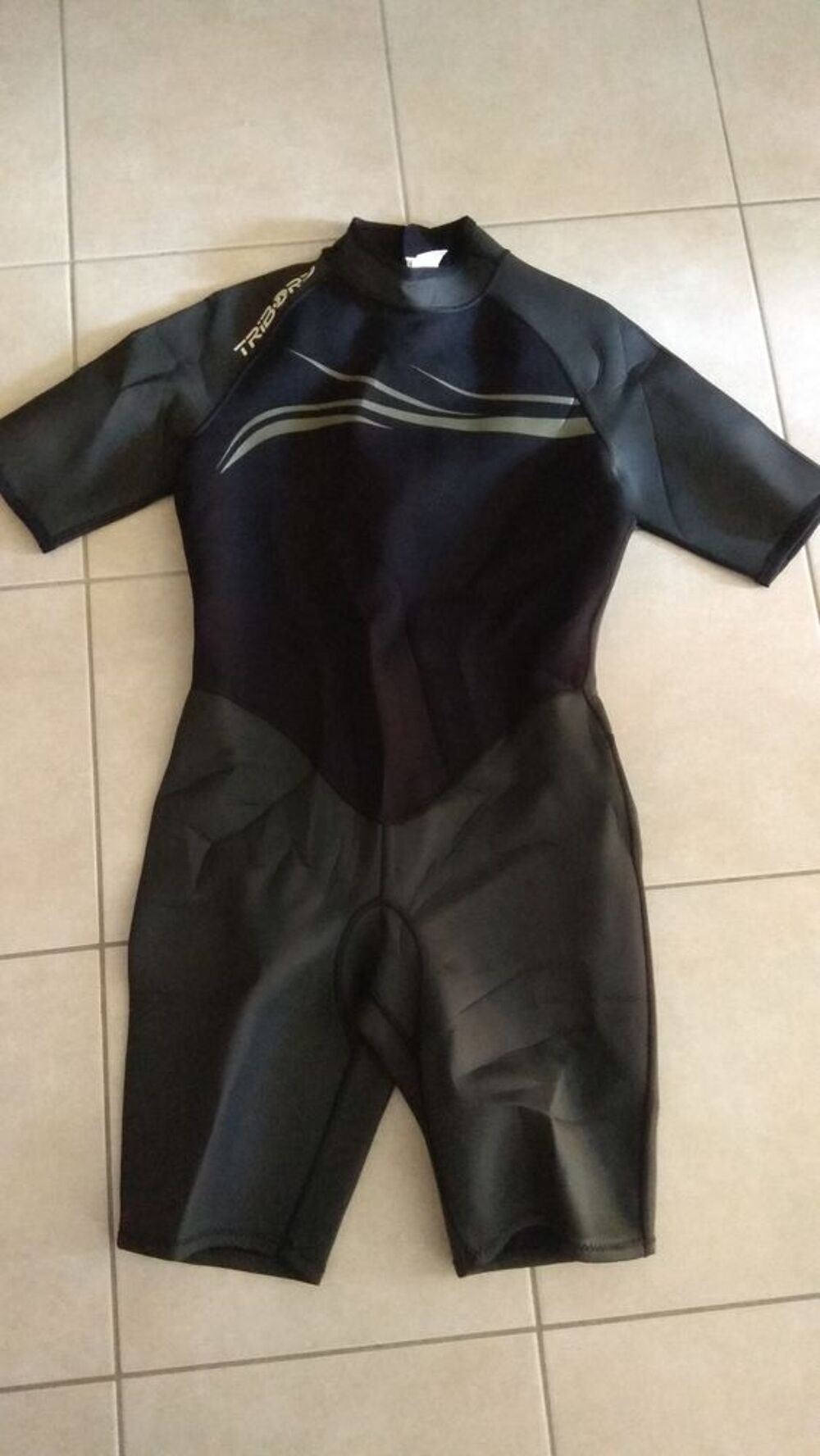 Combinaison sport mer taille 46 Sports