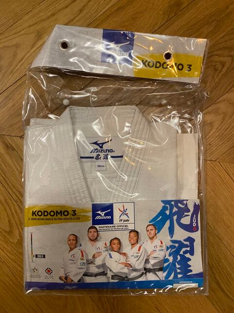 LOT Kimono blanc MIZUNO judo enfant NEUF 50 Paris 20 (75)