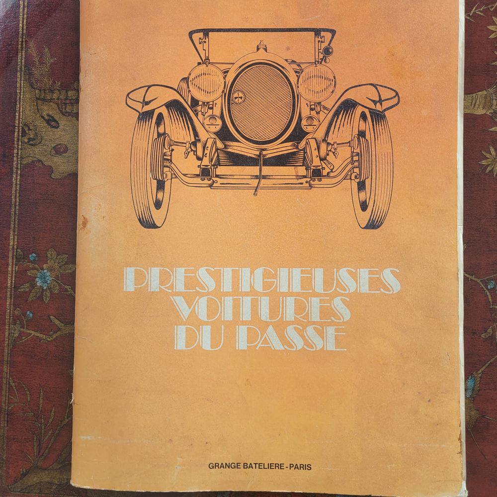 AUTOMOBILIA Livres et BD