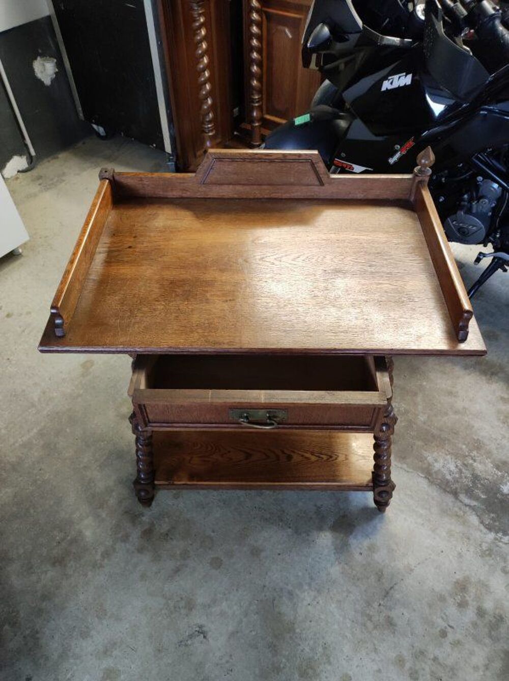 Salle &agrave; manger compl&egrave;teHENRI II -Ch&ecirc;ne - Tr&egrave;s bon &eacute;tat Meubles