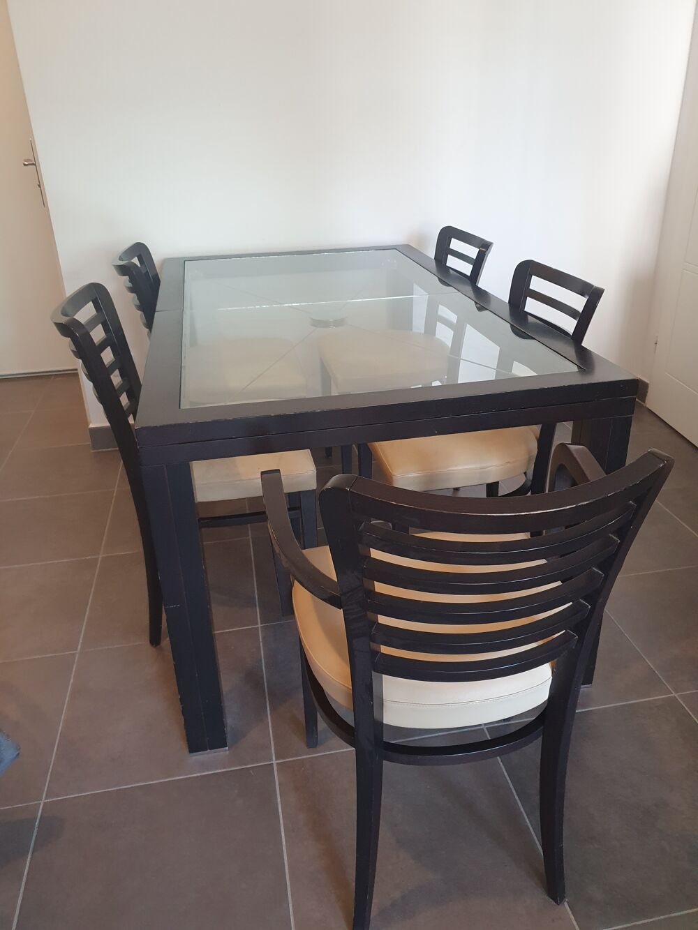 Table repas Roche Bobois + 5 Assises_Teinte Weng&eacute; Meubles