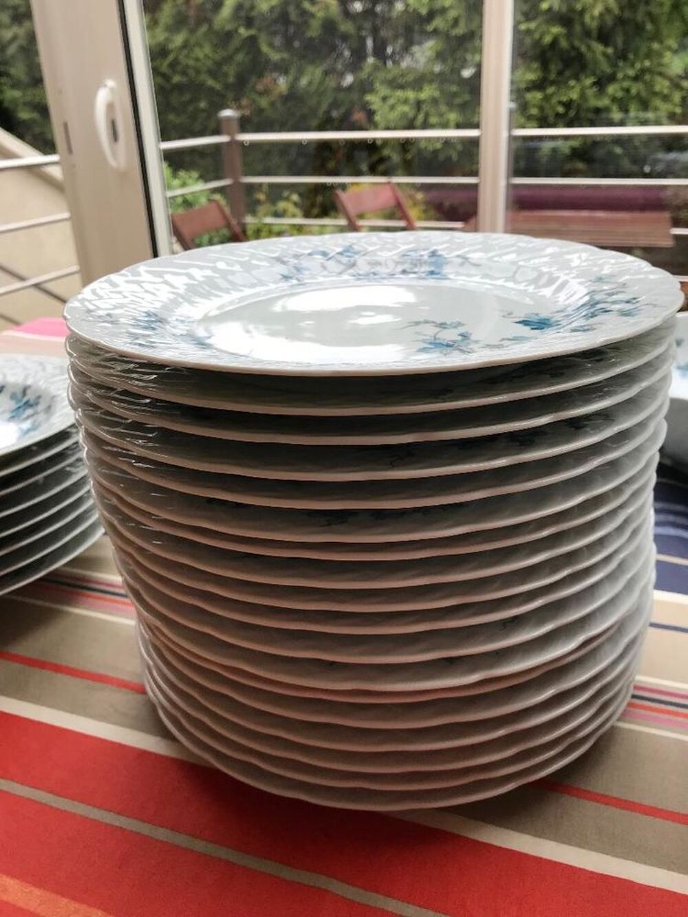 Service de Vaisselle BERNARDAU LIMOGES : 35 Pi&egrave;ces
Cuisine
