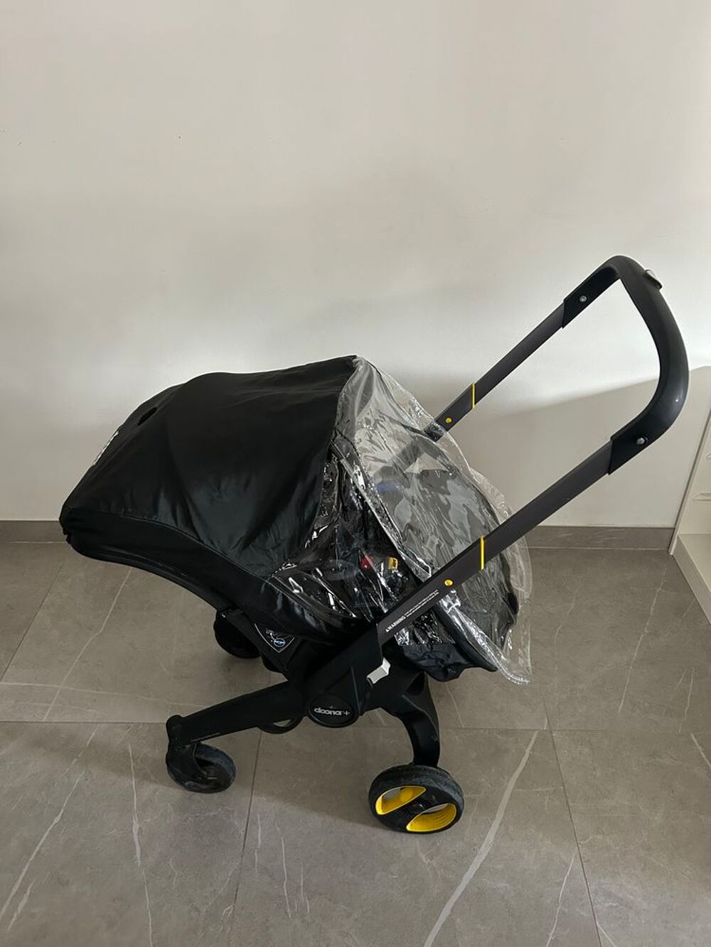 Poussette Doona ? Pack complet quasi neuf ? Tout achet&eacute; NEUF Puriculture