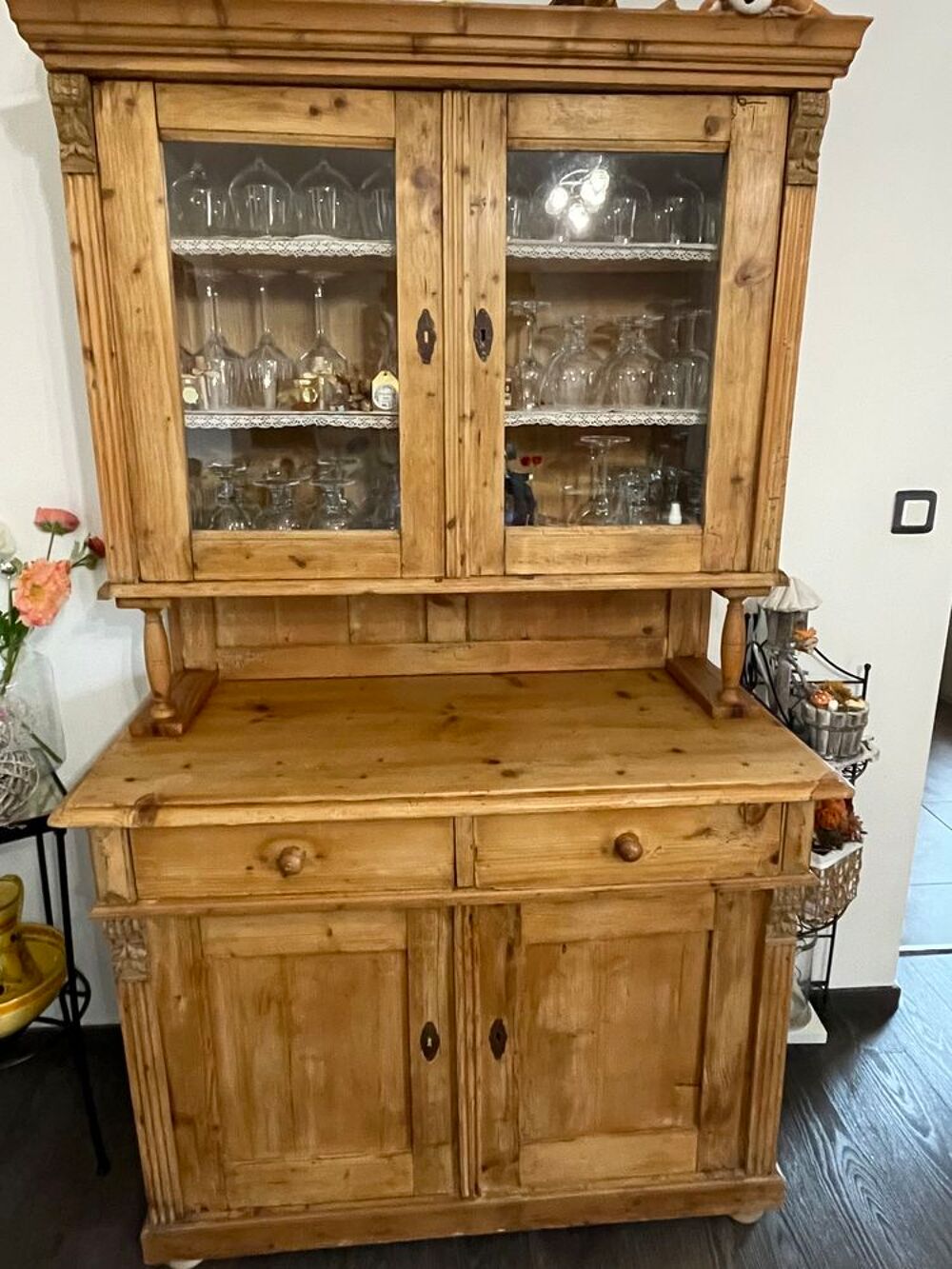 meuble vaisselier 
de chez interior's Meubles