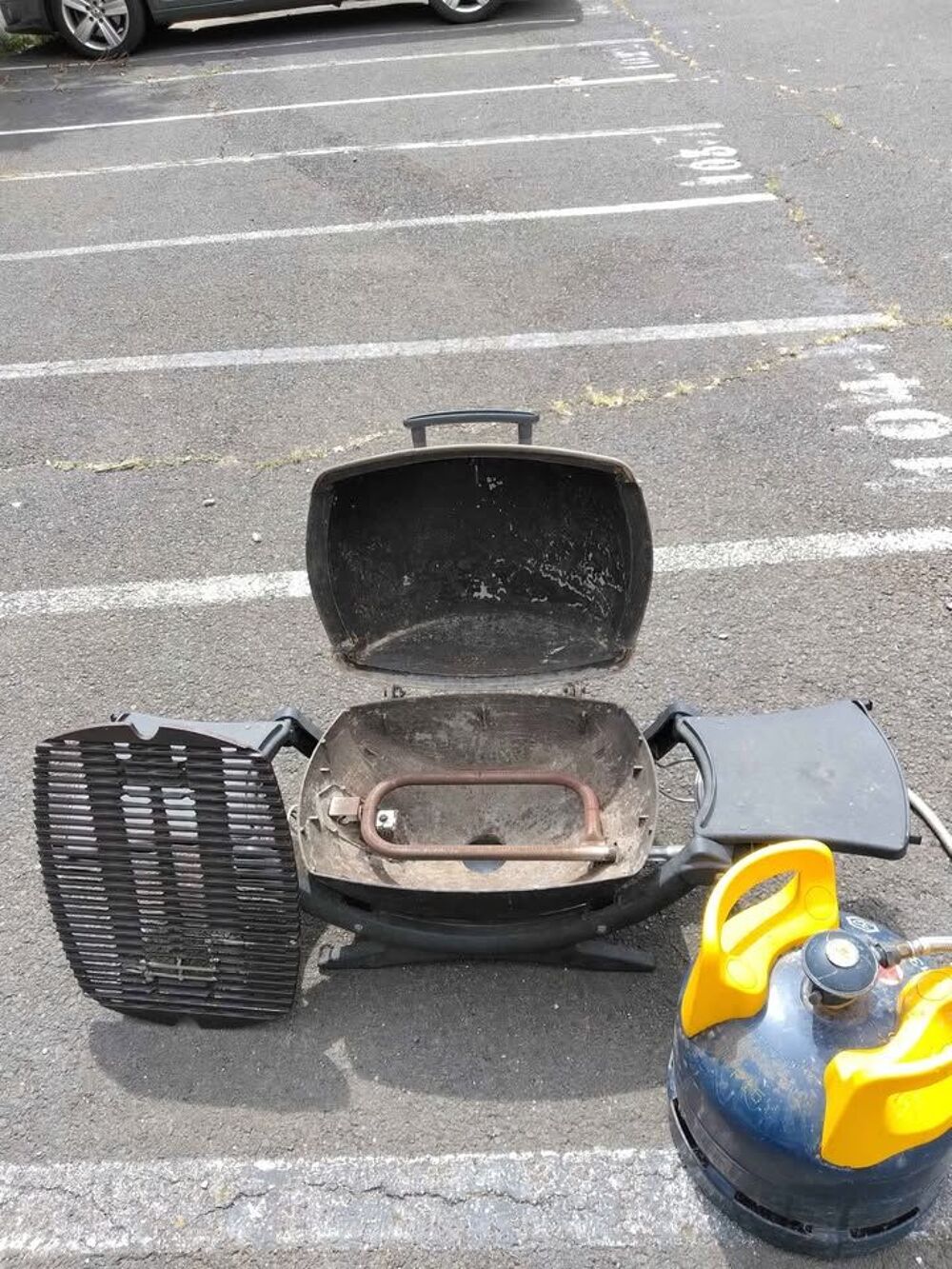 Barbecue gaz WEBER avec bonbonne MALICE pleine et d&eacute;tendeur Jardin