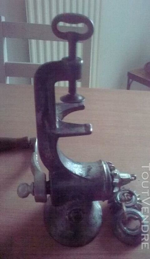 Hachoir fonte d'aluminium PARFAIT ETAT Lyon 7 (69)