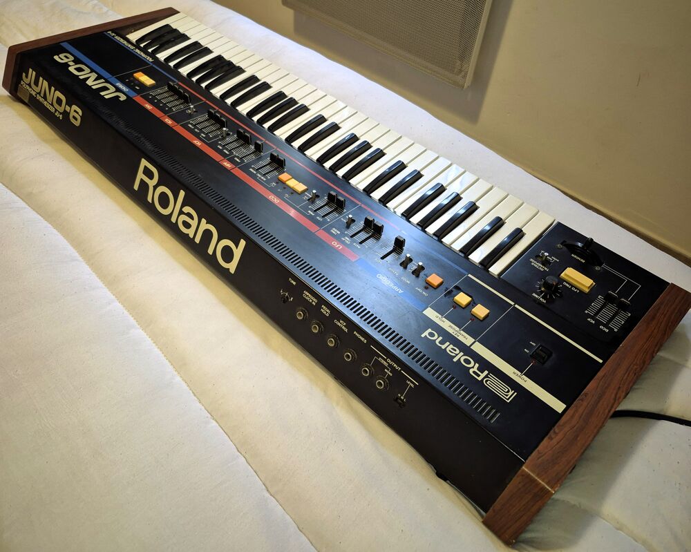 synthetiseur roland juno 6 analogique Instruments de musique