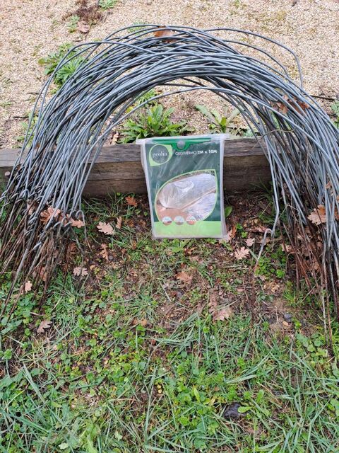 Arceaux m�talliques et film pour serre tunnel 90 Piolenc (84)