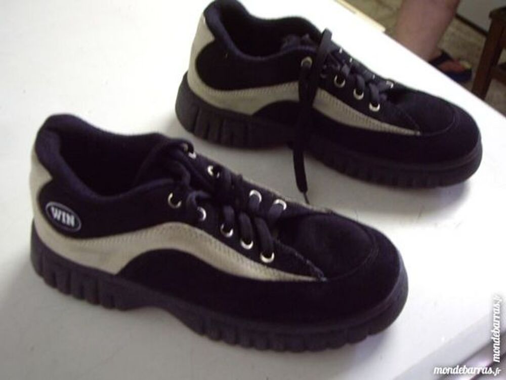 Joggers Noir/Beige &agrave; lacets pt 40 Chaussures