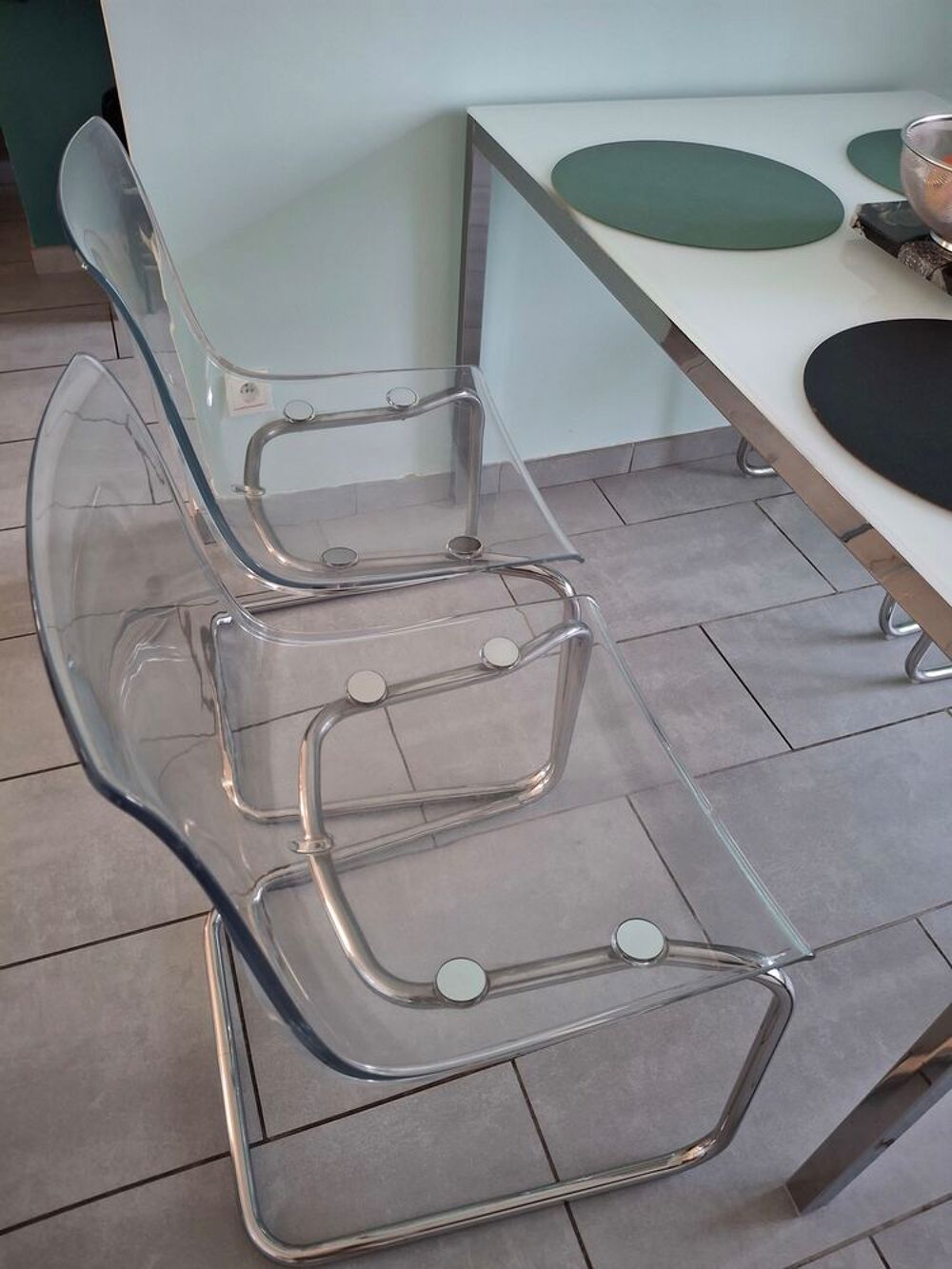 Table en verre et 4 chaises Meubles