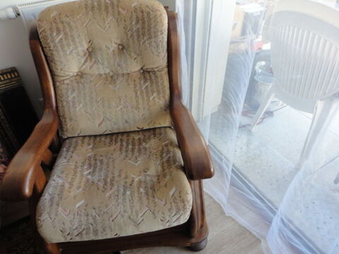 vends fauteuil grand confort peu servi 50 Rennes (35)