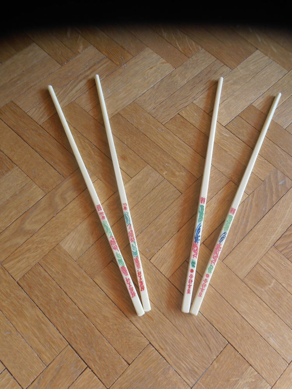 Baguettes chinoises d&eacute;cor&eacute;es (54) Cuisine