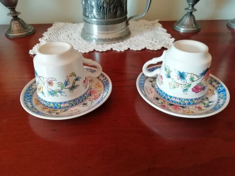 2 tasses � caf� + leurs 2 soucoupes en porcelaine d�cor�e 5 L�signy (77)