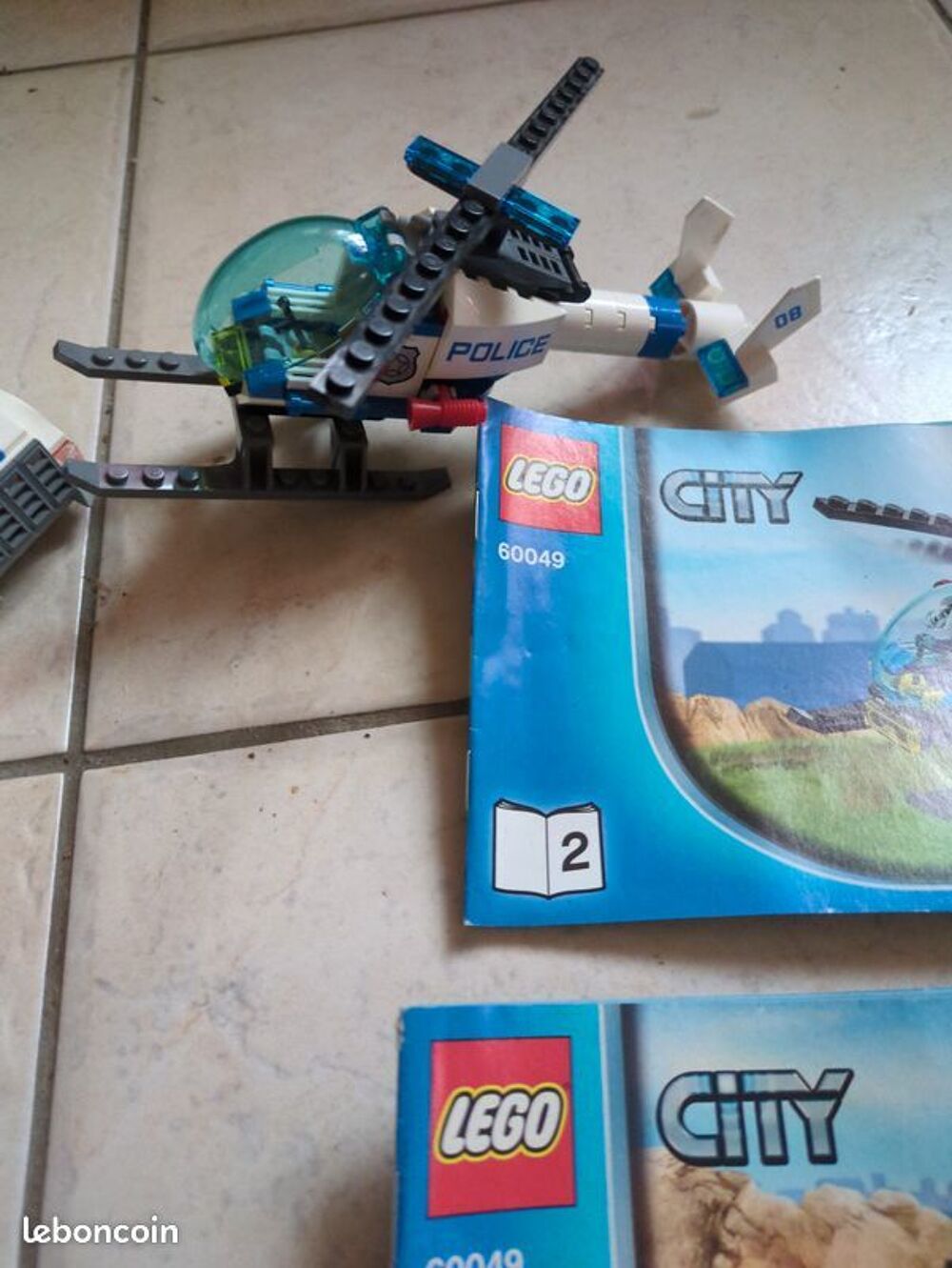 Lego transporteur h&eacute;licopt&egrave;re police 60049 Jeux / jouets