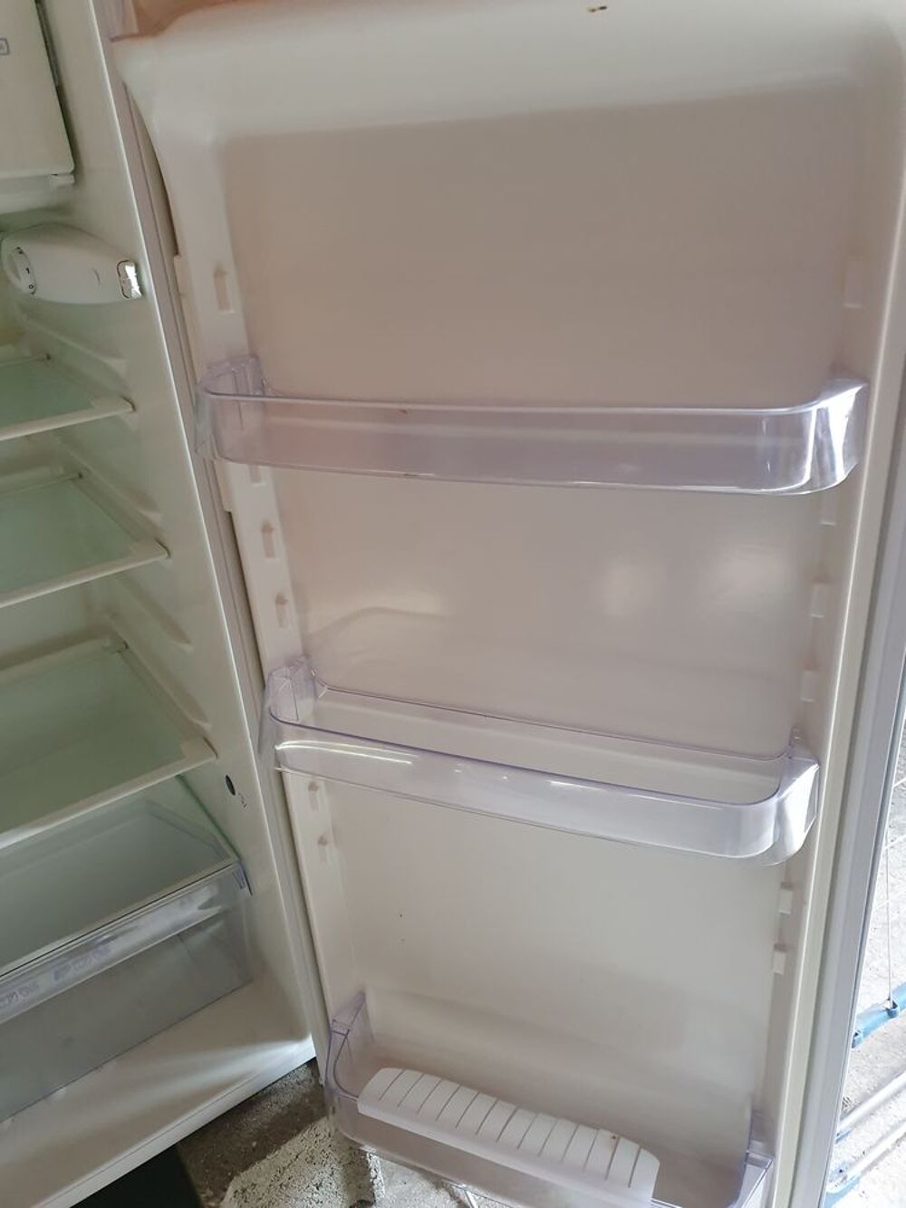 REFRIGERATEUR CONGELATEUR FAURE Electroménager