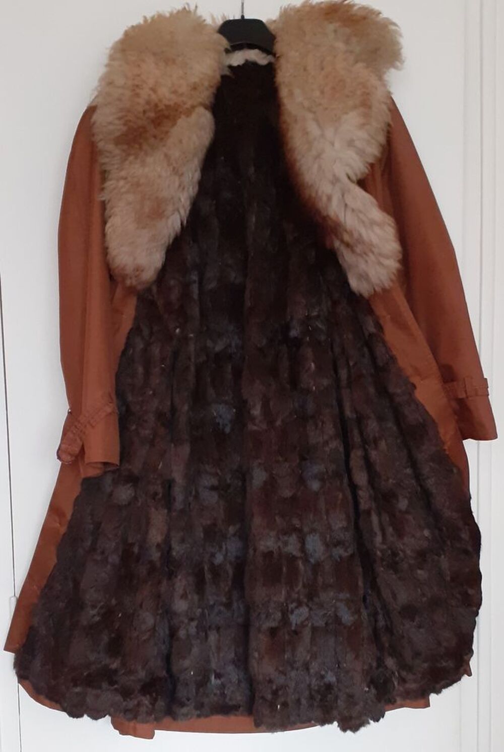 Manteau Imperm&eacute;able avec fourrure lapin amovible Vêtements