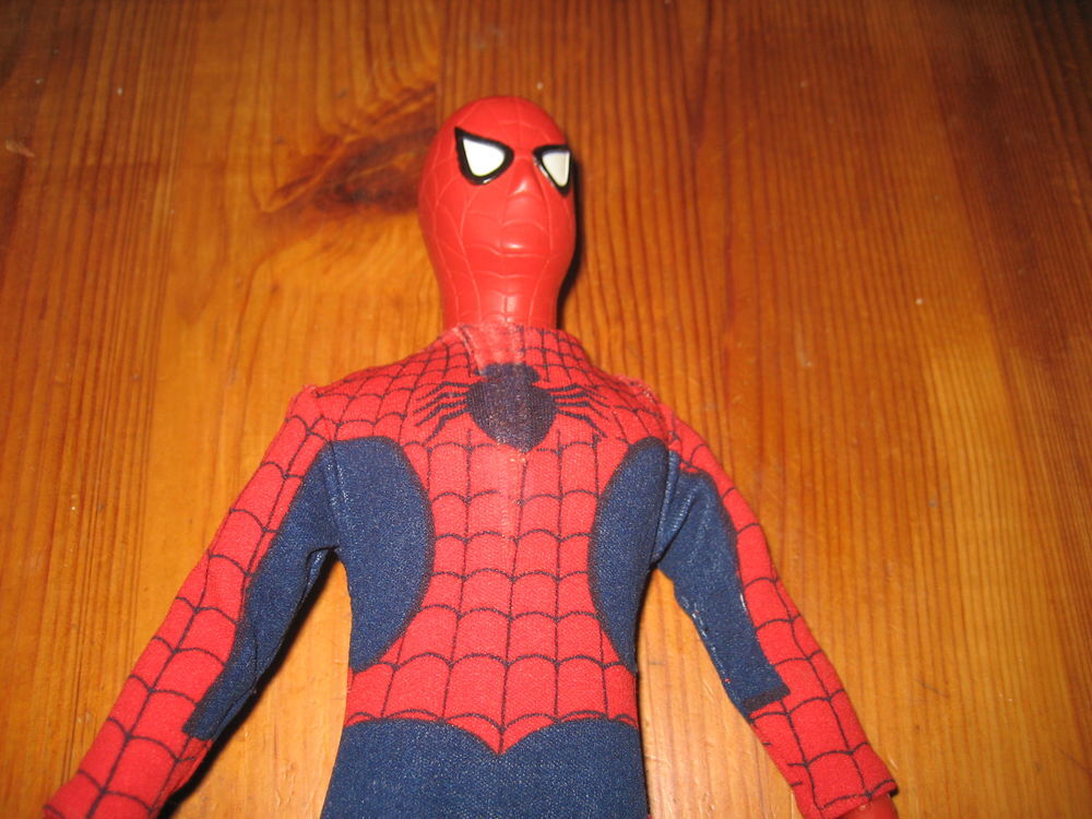 figurine costum&eacute;e SPIDERMAN mego 1977 grande version 35 cm 