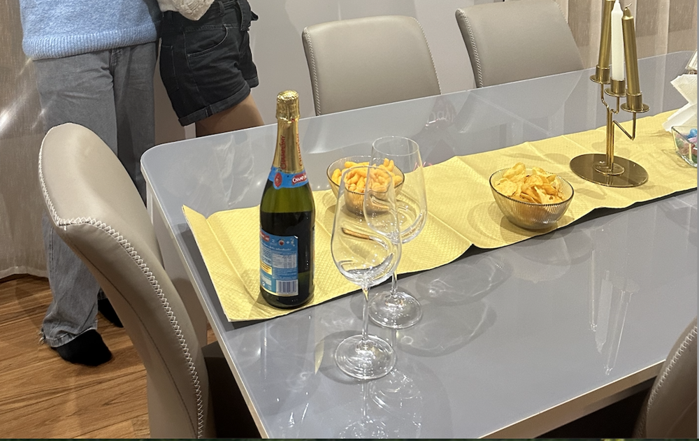salle a manger 14 personnes plus 6 chaises cuir 650euro Meubles