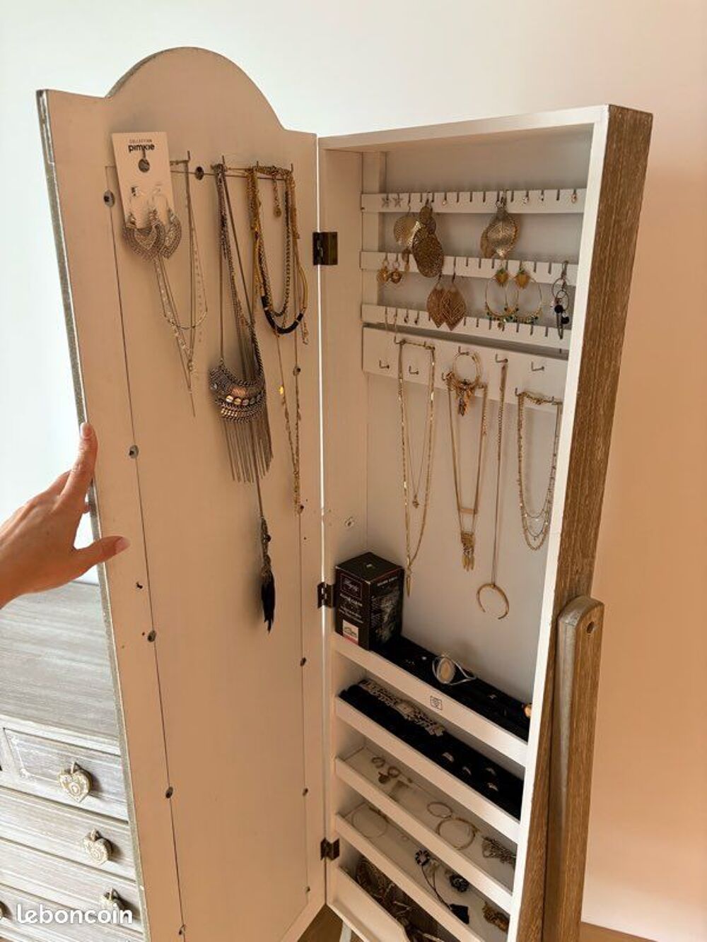 armoire &agrave; bijoux miroir Maisons du Monde mod&egrave;le camille Meubles