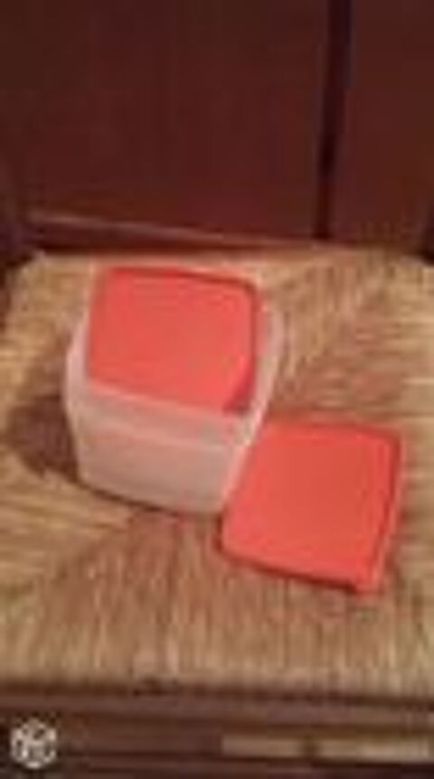 2 boites tupperware 800 ml couvercle rose neuves 15 Mérignies (59)