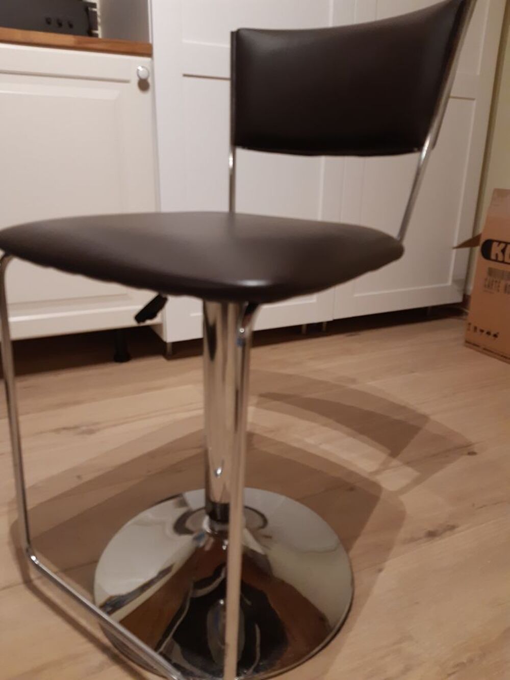 Tabouret de bar avec dossier Les 4 Pieds Meubles