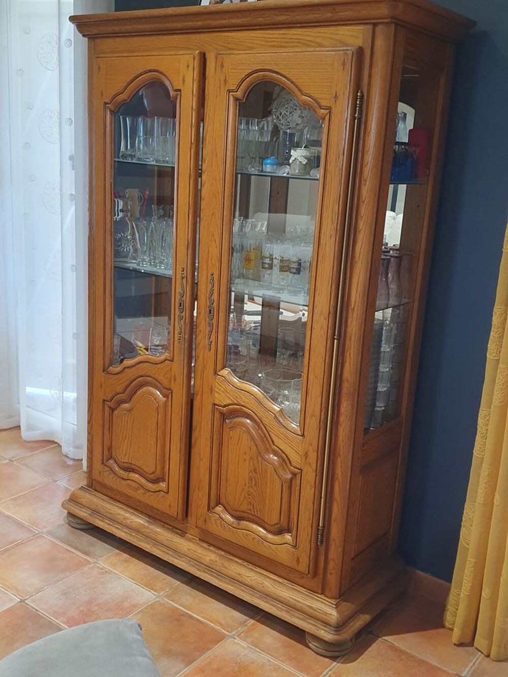 Meuble vitrine argentier ch&ecirc;ne massif Meubles