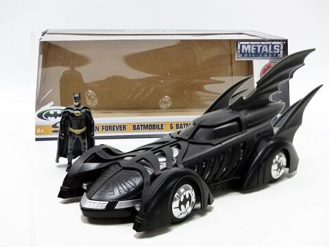 Batmobile 1995 avec figurine batman dc 35 Coudekerque-Branche (59)