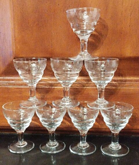 8 verres à liqueur anciens/cristal gravure art nouveau 100 Écuisses (71)