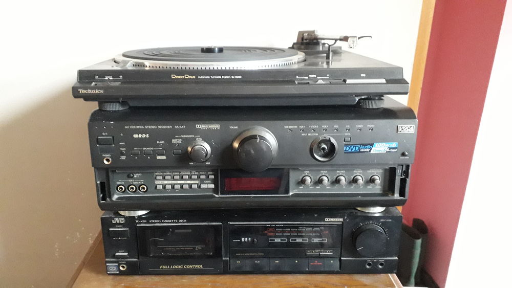 Anciens &eacute;l&eacute;ments AUDIO/HIFI TECHNICS et JVC Audio et hifi