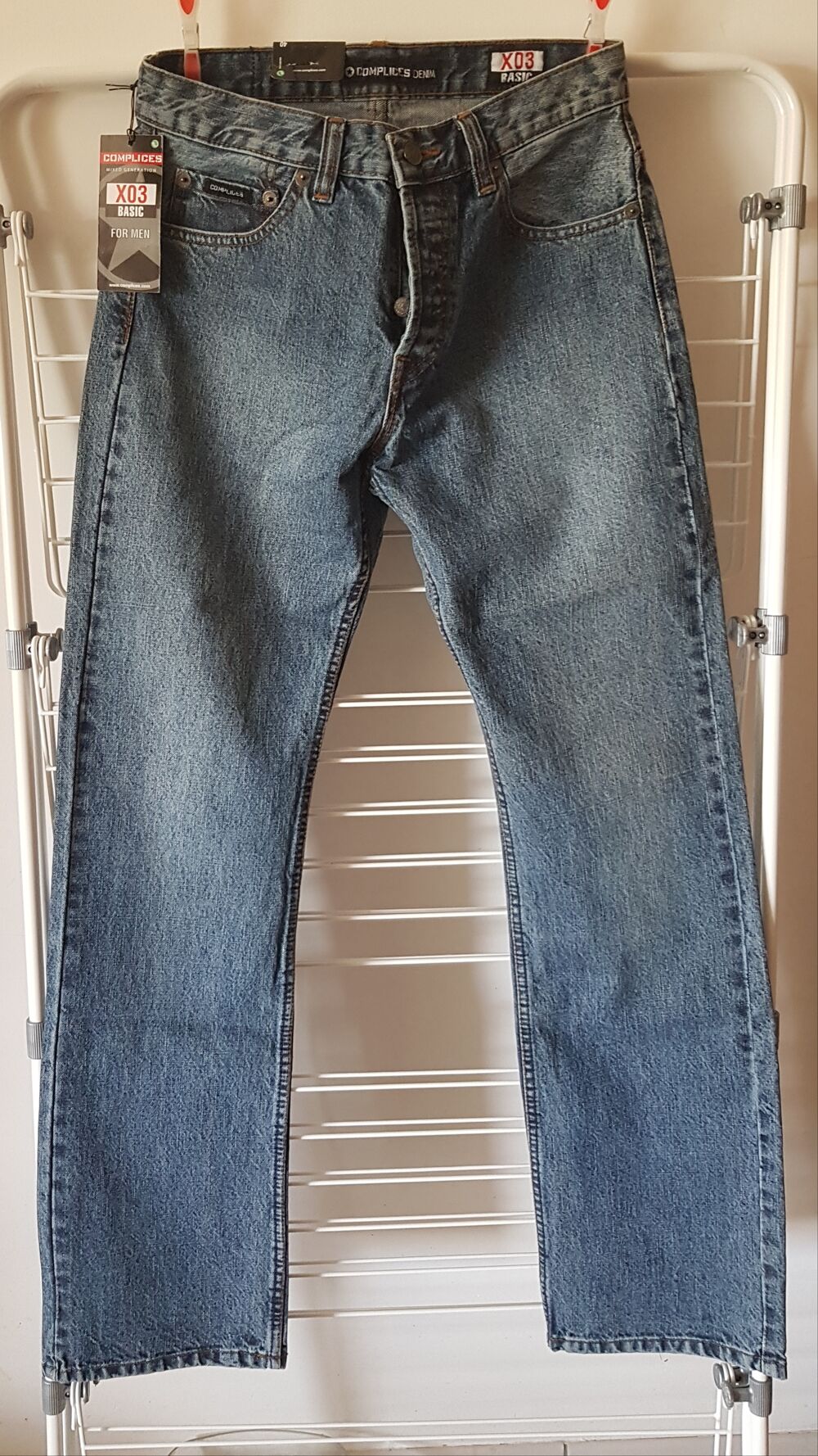 Jeans Complices neuf
Vêtements