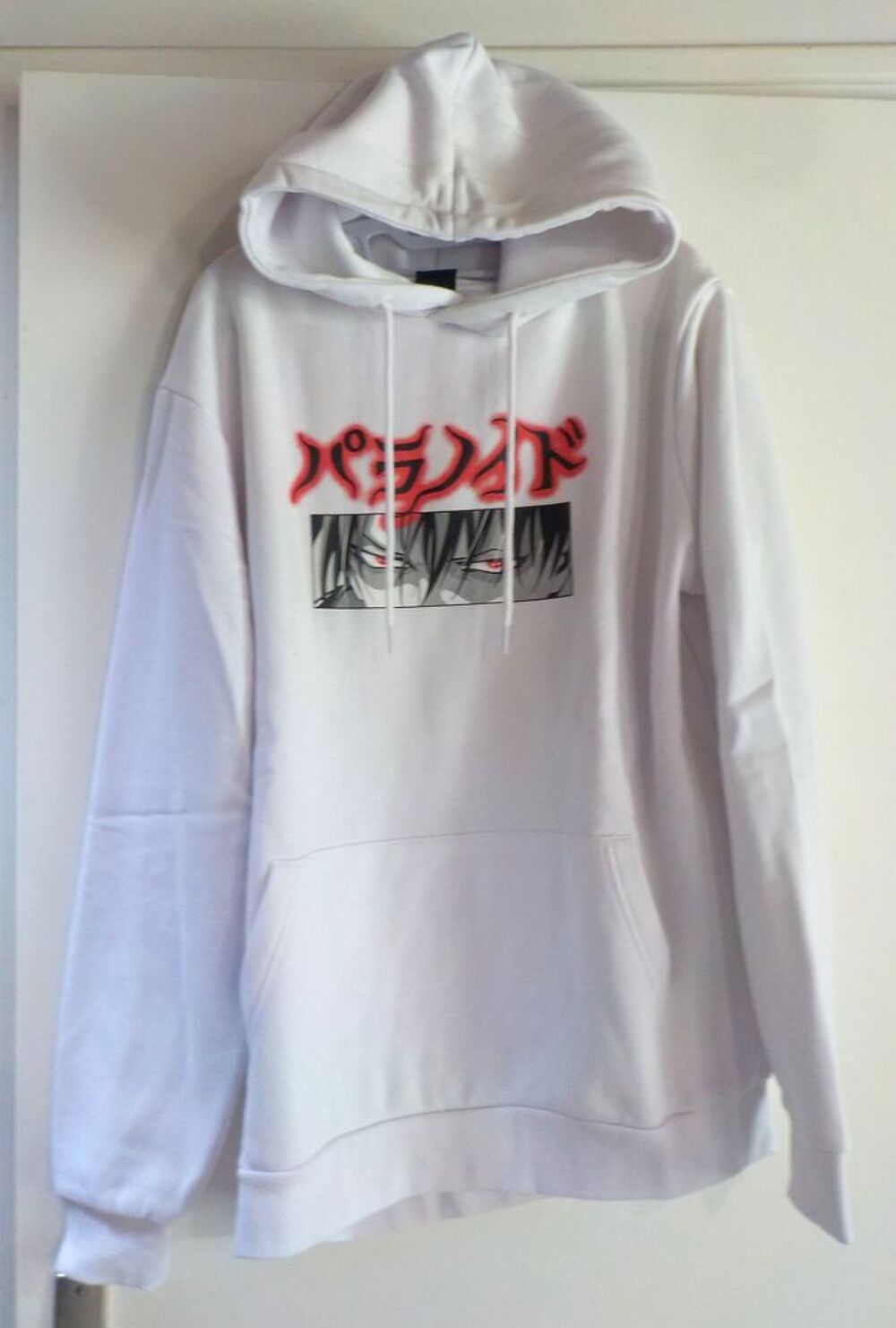 SWEAT MANGA BLANC AVEC CAPUCHE TAILLE L Vêtements