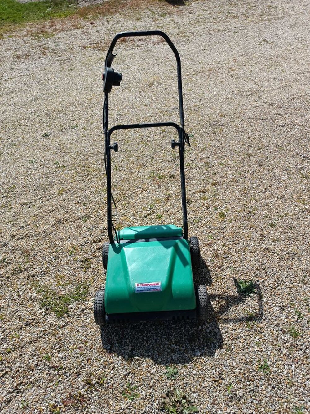 scarificateur &eacute;lectrique largeur 30 Cm Jardin