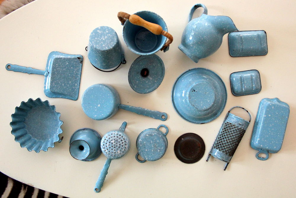 Dinette ancienne en tole &eacute;maill&eacute;e Jeux / jouets