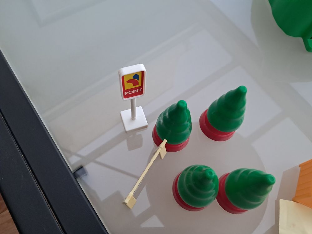 Des &eacute;l&eacute;ments du train Tomy 7426, super set
de chez Tomica Wo Jeux / jouets