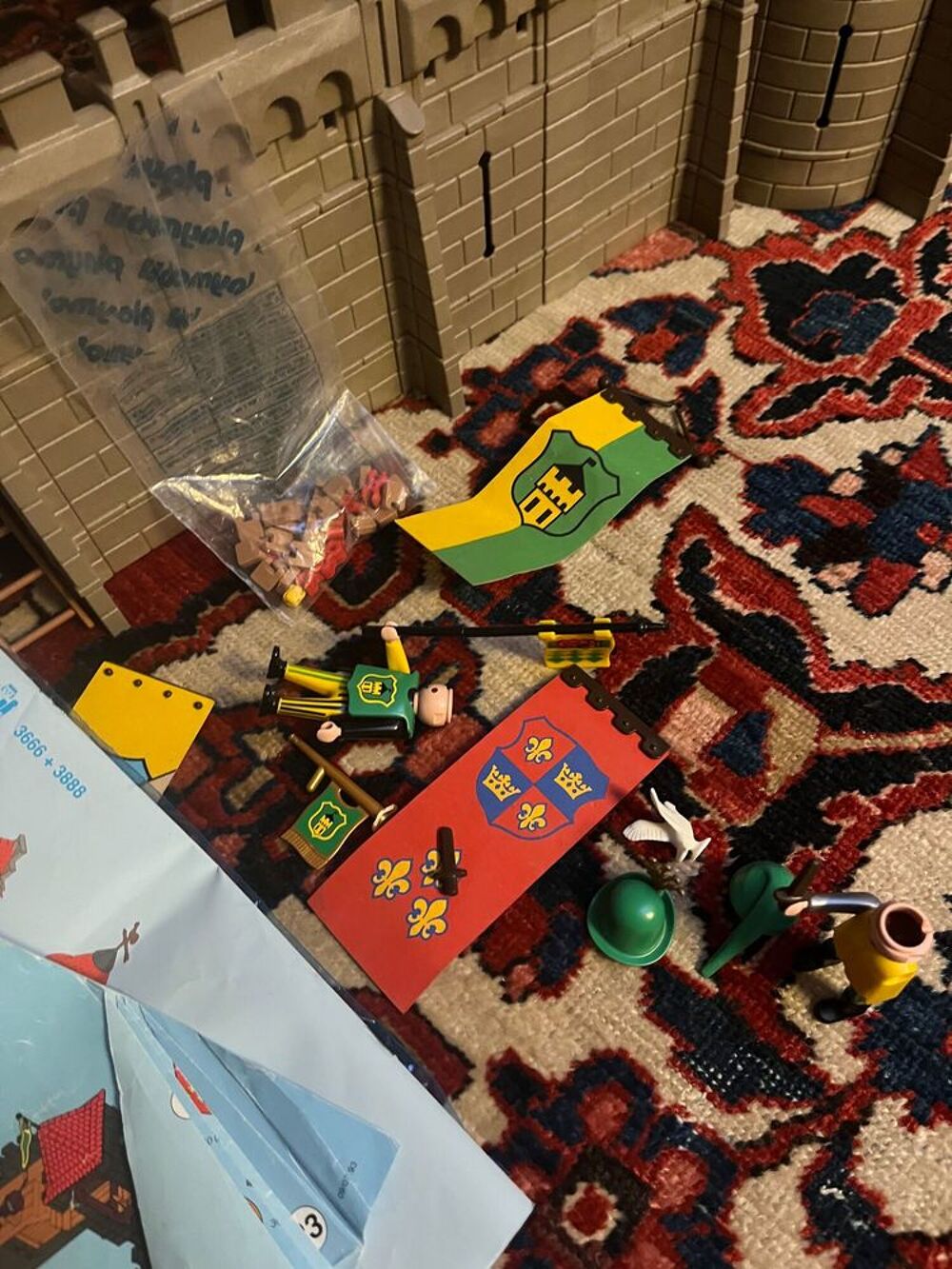 CHATEAU PLAY MOBIL avec documentation
Jeux / jouets