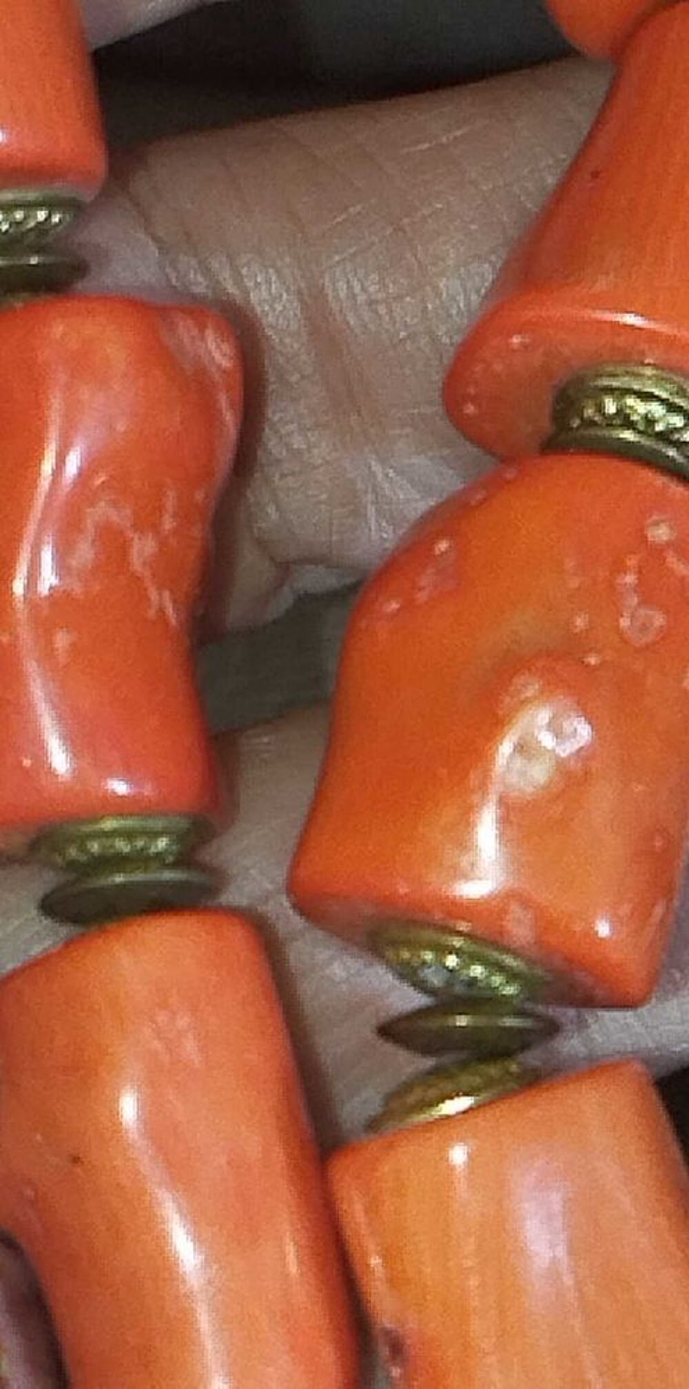 Prestigieux ensemble collier, bracelet, boucles d'oreilles tib&eacute;tain en Corail Bambou naturel Bijoux et montres