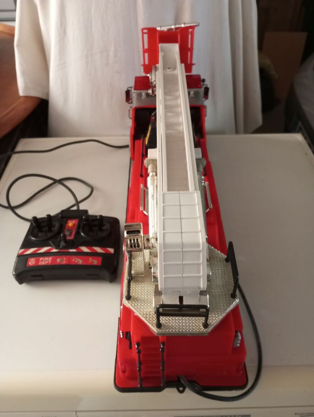 Camion de pompier t&eacute;l&eacute;command&eacute; Jeux / jouets