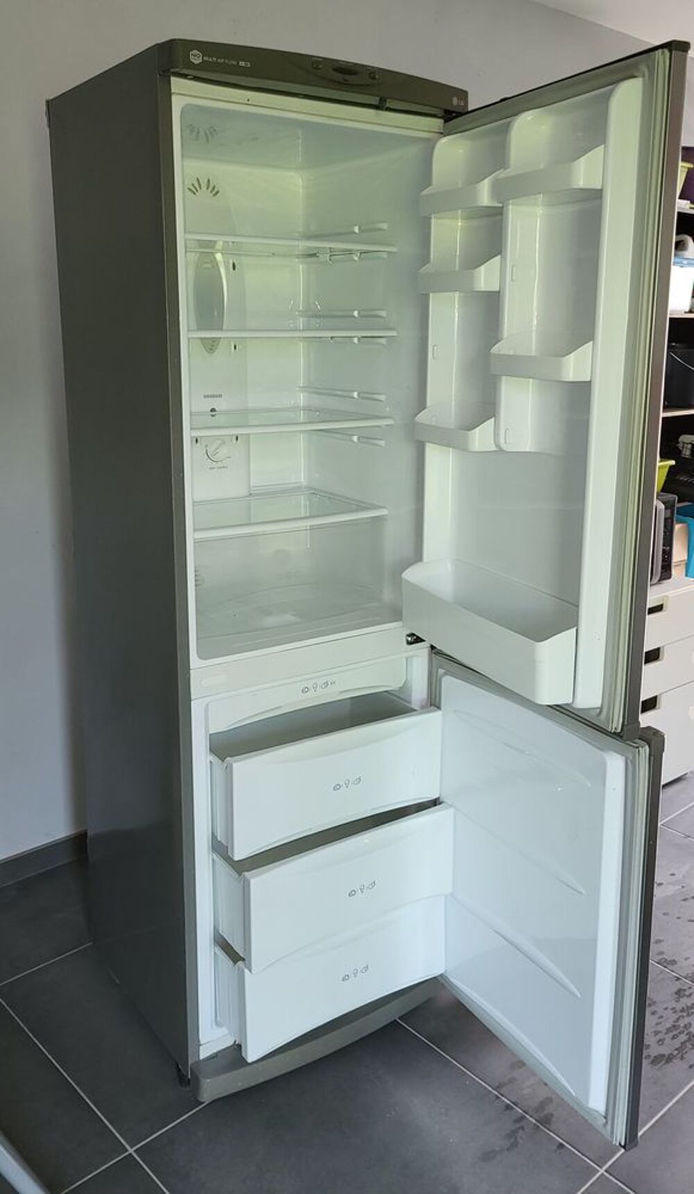 R&eacute;frig&eacute;rateur LG en Tr&egrave;s bon &eacute;tat Electroménager