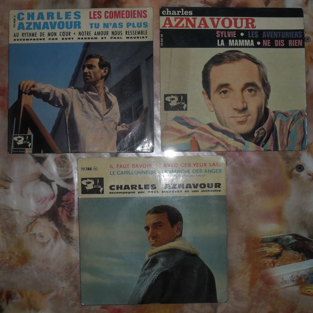 Lot de 3 disques 45 tours de Charles AZNAVOUR CD et vinyles