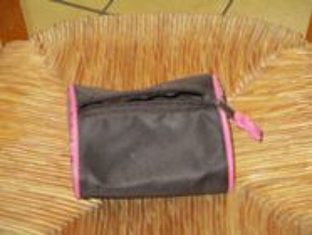 Trousse de voyage ray&eacute;e violet neuve et autres mod&egrave;les Maroquinerie