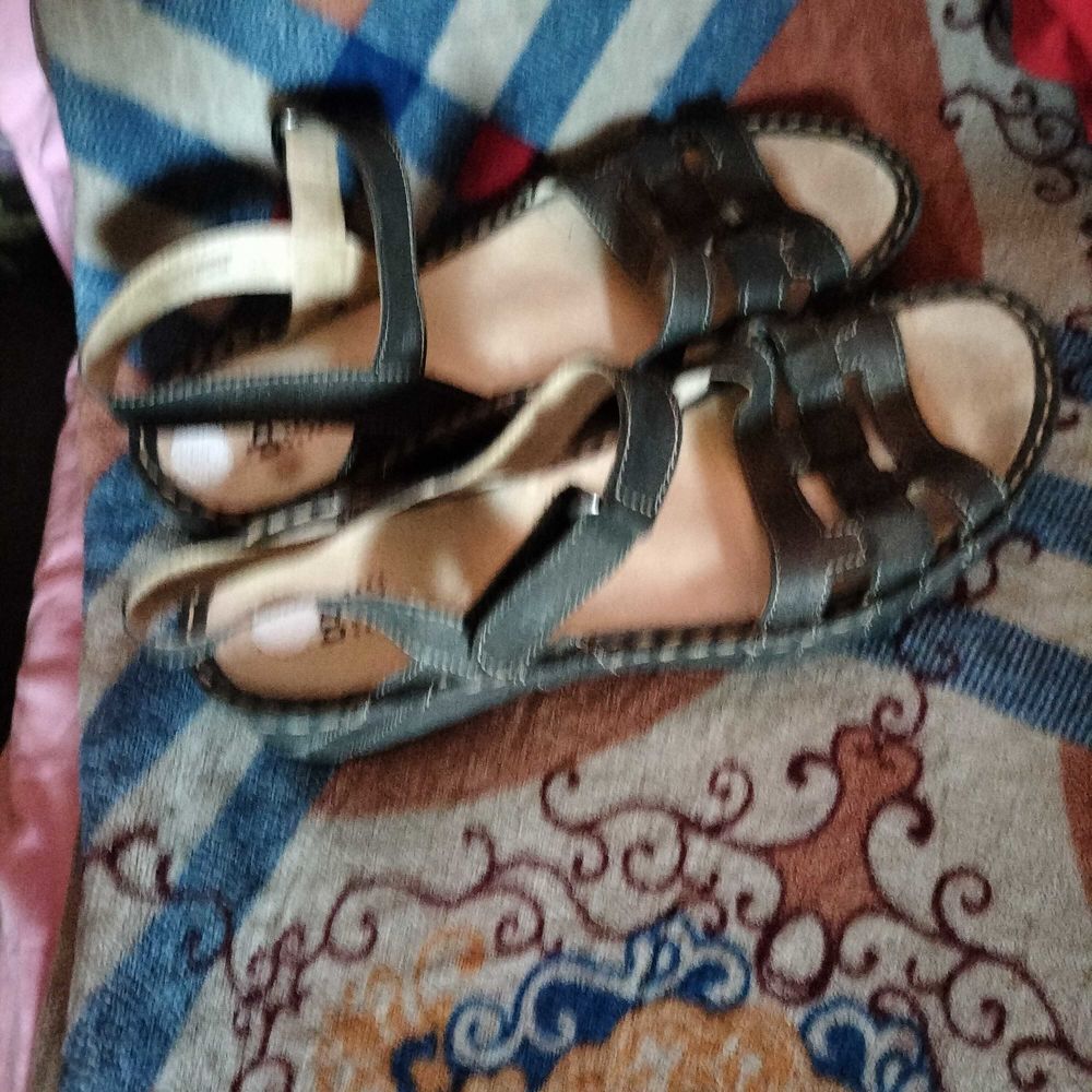 sandales cuir cousu TBS pointure 42 quasi neuf Chaussures