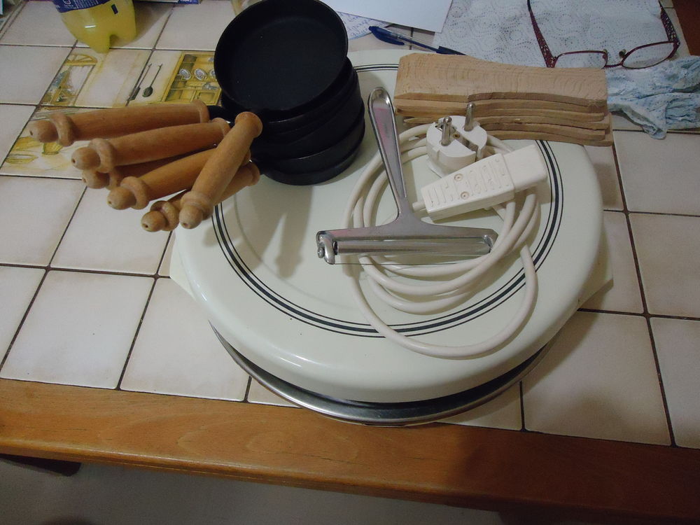 SERVICE A RACLETTE NEUF MARQUE TERRAILLON Electroménager