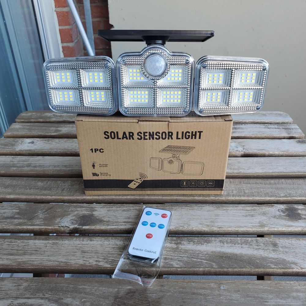 Lumi&egrave;re solaire &agrave; d&eacute;tecteur de mouvement Jardin