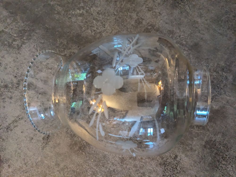 Tulipe de lustre en parfait &eacute;tat. H 16 cm. 9 cm en haut. 55 Décoration